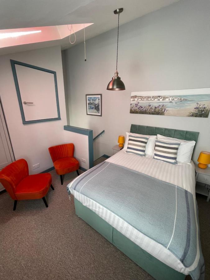 Harbour View Hotel Бриксам Екстериор снимка