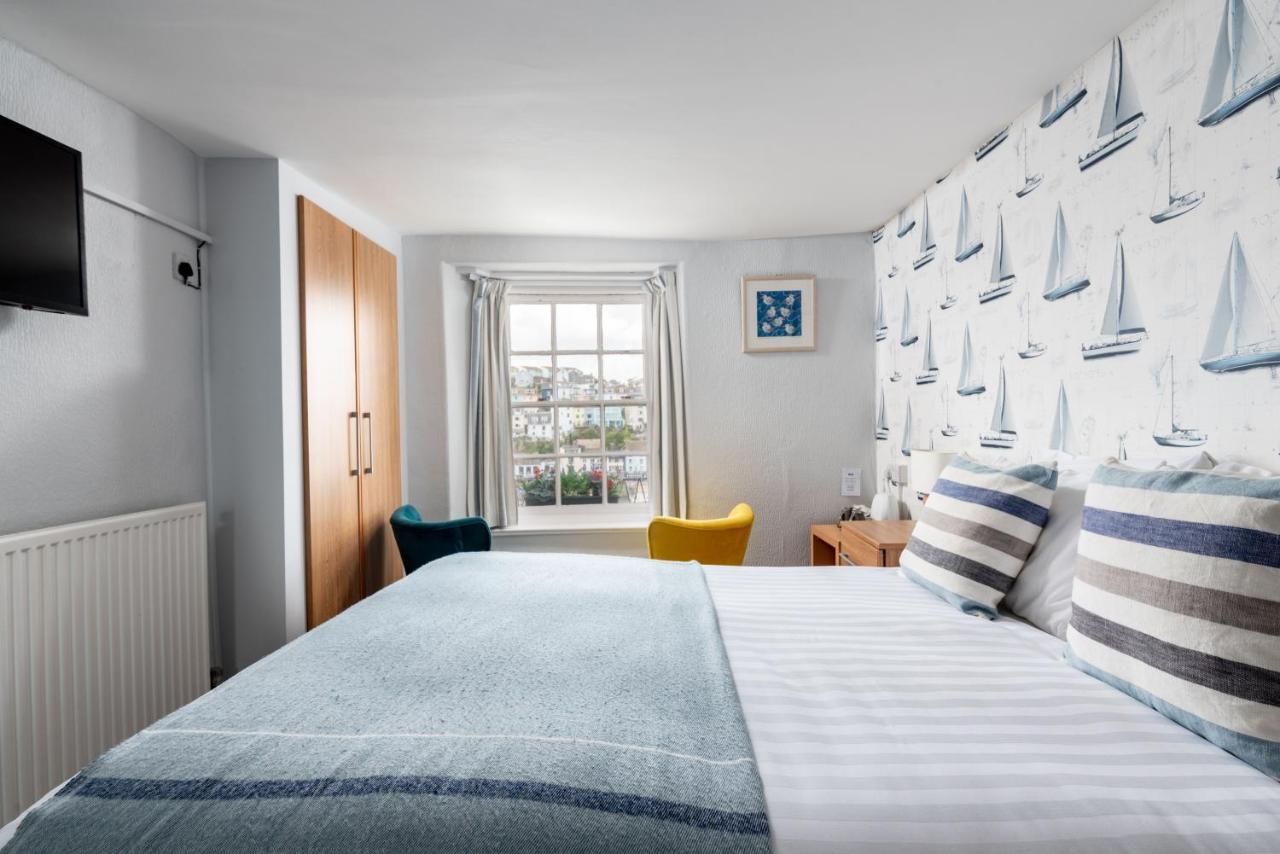 Harbour View Hotel Бриксам Екстериор снимка