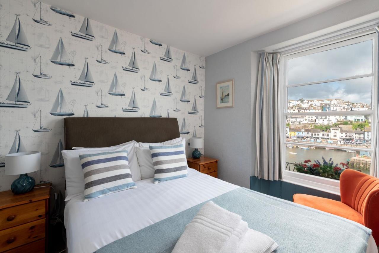 Harbour View Hotel Бриксам Екстериор снимка